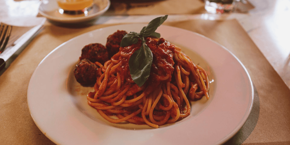 Plato de Espaguetis Restaurante SaborFino